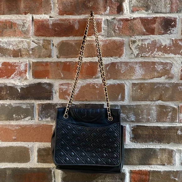 TORY BURCH Savannah Convertible Shoulder Bag - Black with Gold Chain - Picture 5 of 16